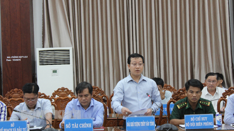 ​​Đại biểu tỉnh giải trình với đoàn kiểm tra của Trung ương Hội Chữ thập đỏ Việt Nam.