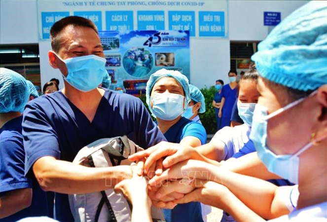 Phó Cục trưởng Cục quản lý Khám chữa bệnh: Biến chủng virus SARS-CoV-2 nguy hiểm và khác biệt - Ảnh 2.