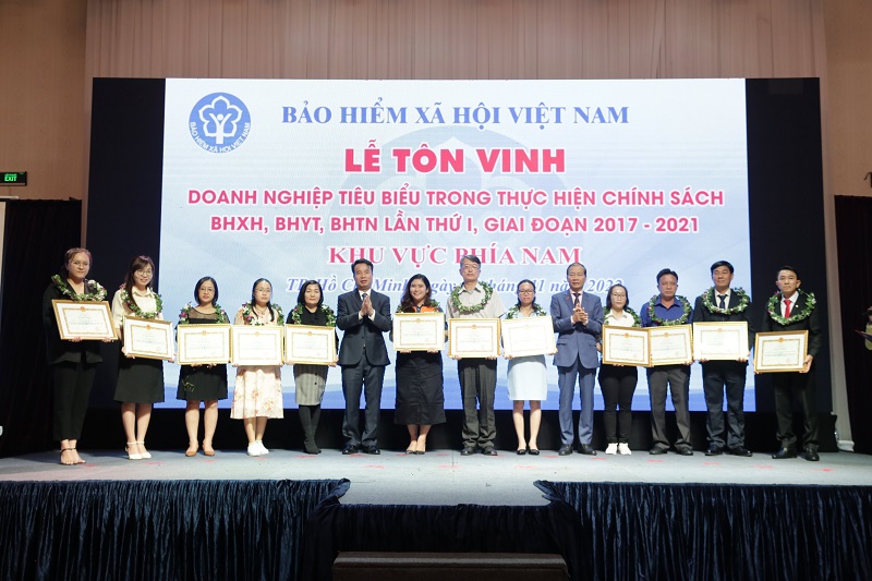 Thành phố Hồ Chí Minh: Tôn vinh 103 doanh nghiệp tiêu biểu phía Nam trong thực hiện chính sách, pháp luật BHXH, BHYT, BHTN - Ảnh 1.