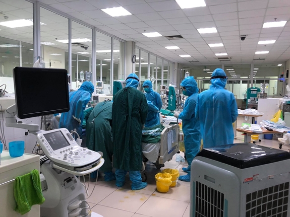 “Chúng tôi chiến đấu với đại dịch bằng niềm tin chiến thắng!” - Ảnh 2.