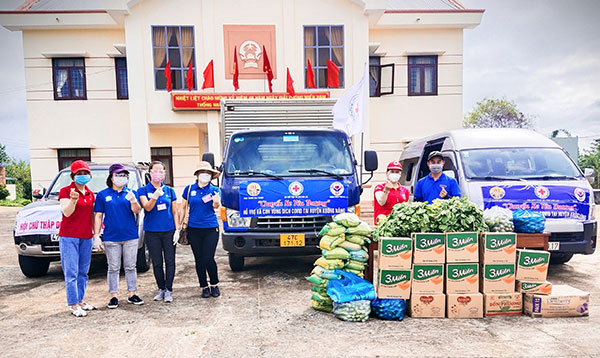 Đắk Lắk: “Chuyến xe yêu thương ” về với huyện Krông Năng - Ảnh 1.