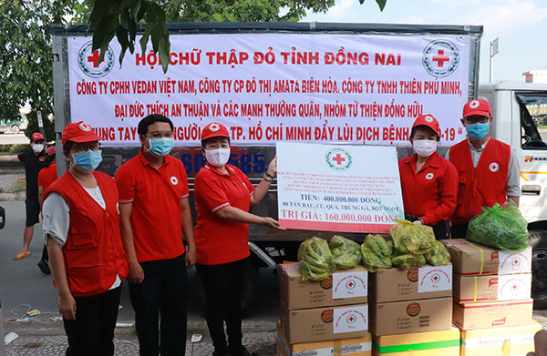 Đồng Nai: Những phần quà sẻ chia yêu thương gửi tặng người dân TP.Hồ Chí Minh - Ảnh 1.