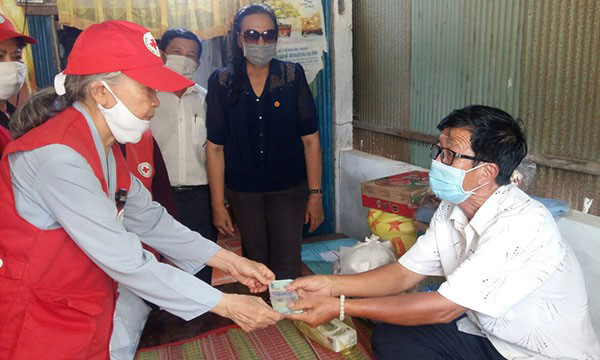 Sóc Trăng: Câu lạc bộ Trao niềm hy vọng hỗ trợ bệnh nhân nghèo tại huyện Long Phú - Ảnh 2.