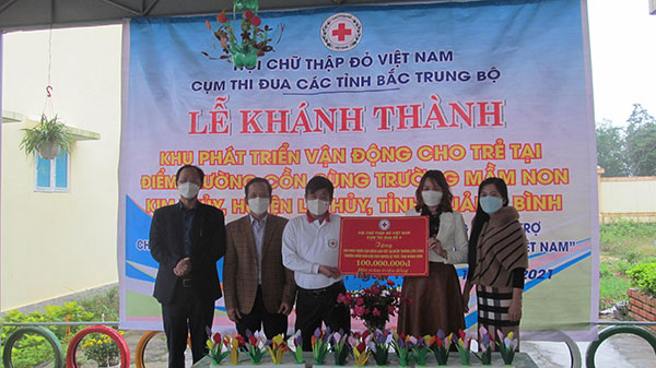 Quảng Bình: Khánh thành bàn giao công trình Nhân đạo của Cụm thi đua khu vực Bắc Trung Bộ - Ảnh 2.