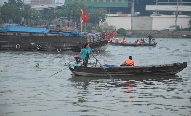 Cần Thơ hỗ trợ khẩn cấp 500.000 đồng/người cho người dân thiếu lương thực, thực phẩm - Ảnh 1.