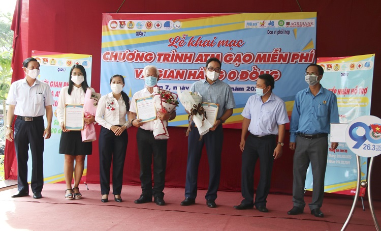 Nhân rộng mô hình ATM gạo miễn phí tại TP Hồ Chí Minh - Ảnh 1.