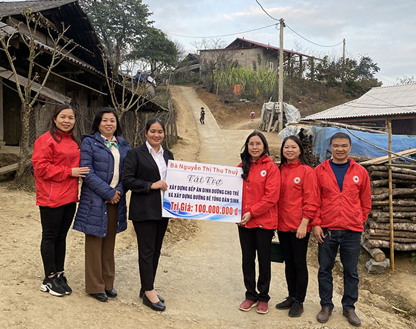 Hội Chữ thập đỏ Việt Nam - Lan tỏa Tết Nhân ái đến với đồng bào dân tộc huyện Pắc Nặm - Ảnh 2.