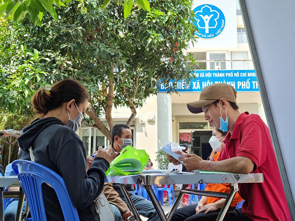 Người lao động nên cân nhắc kỹ khi rút Bảo hiểm Xã hội  một lần - Ảnh 1.