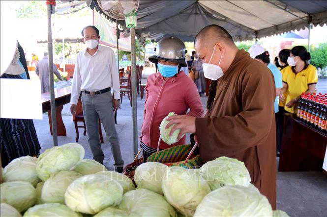 Bình Thuận tổ chức phiên chợ 0 đồng hỗ trợ người dân có hoàn cảnh khó khăn - Ảnh 1.