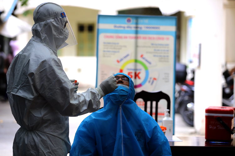 Hà Nội đón 286 công dân từ Bắc Giang trở về - Ảnh 10.