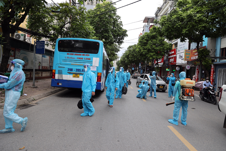 Hà Nội đón 286 công dân từ Bắc Giang trở về - Ảnh 6.