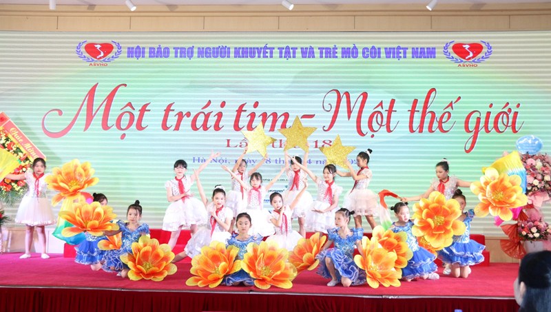 Nhiều hoạt động hỗ trợ người khuyết tật và trẻ mồ côi năm 2023 - Ảnh 4.