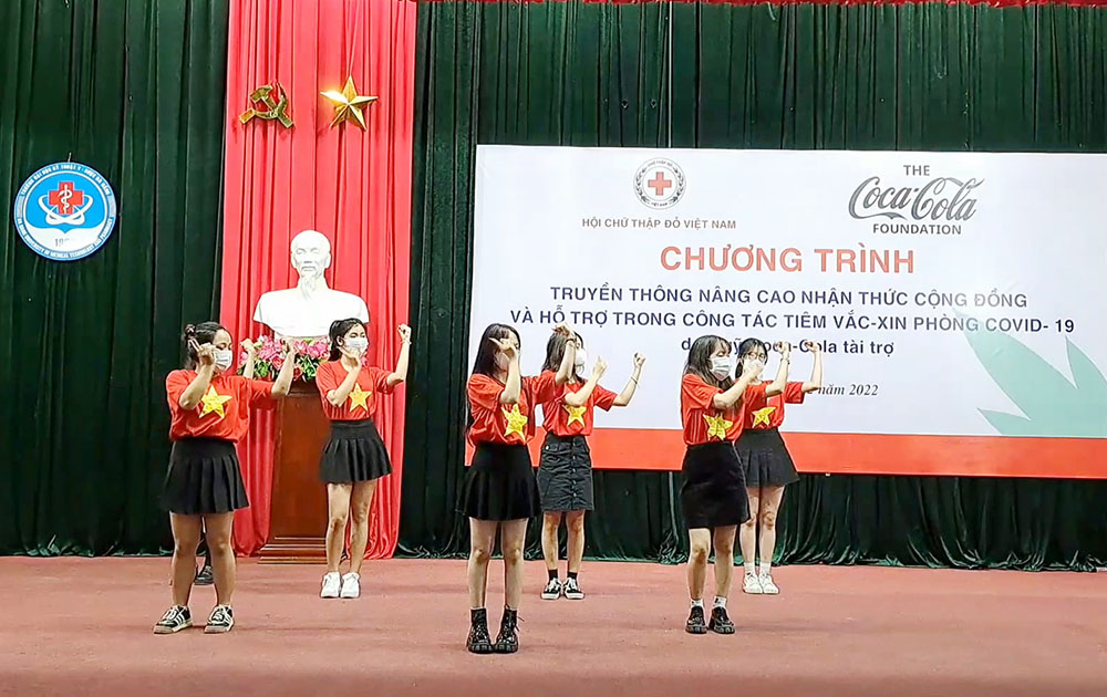 Hội Chữ thập đỏ Đà Nẵng tiếp tục tuyên truyền nâng cao nhận thức cộng đồng tiêm vắc-xin phòng Covid-19 - Ảnh 1.