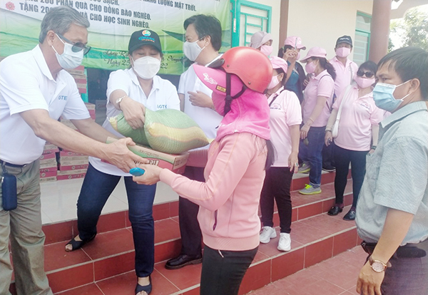 Gia Lai: Hỗ trợ 545 triệu đồng “Thắp sáng đường quê vùng Tây Nguyên” tại xã H’bông - Ảnh 2.