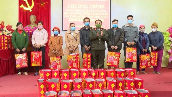 Hà Giang: Trên 42.000 đối tượng bảo trợ xã hội được hưởng trợ cấp hàng tháng - Ảnh 1.