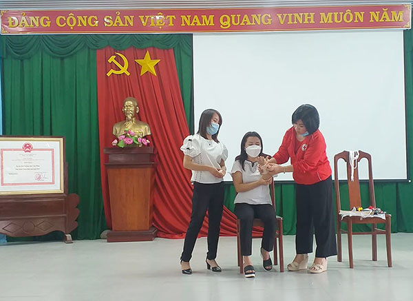 Đơn Dương (Lâm Đồng): Tập huấn tuyên truyền an toàn giao thông  và sơ cấp cứu - Ảnh 1.