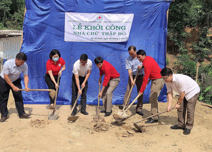 Hội CTĐ TP Lào Cai và Hội CTĐ Công ty Apatit Việt Nam hưởng ứng tháng hành động vì nạn nhân chất độc da cam 5