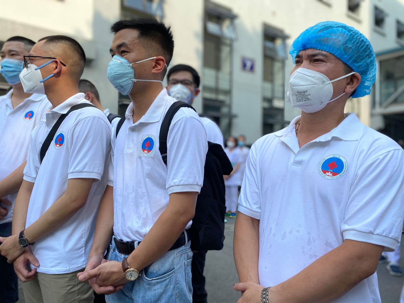 Đoàn quân áo trắng của Bệnh viện Hữu Nghị lên đường hỗ trợ TP Hồ Chí Minh chống dịch - Ảnh 2.