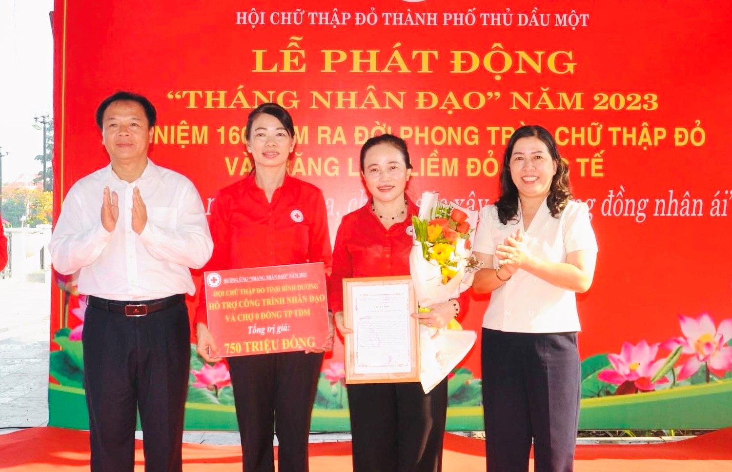 Bình Dương: TP Thủ Dầu Một phát động Tháng Nhân đạo 2023 - Ảnh 1.