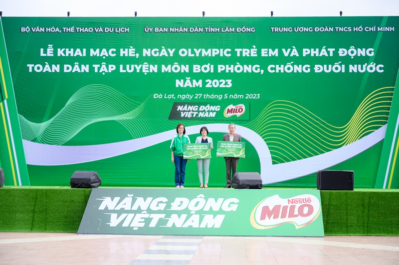 Nestlé MILO đồng hành cùng Lễ Khai mạc hè,  Ngày Olympic trẻ em và Chương trình bơi an toàn, phòng chống đuối nước năm 2023 - Ảnh 1.