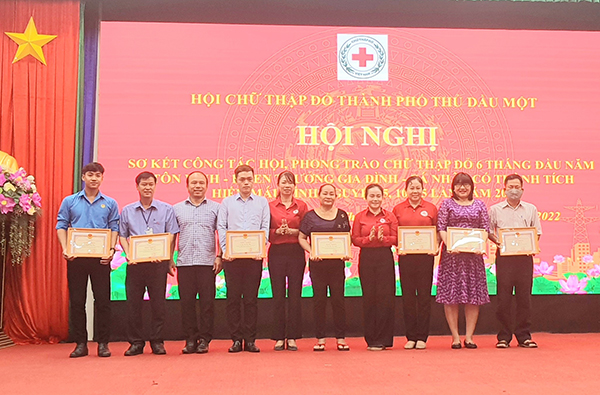 Hội CTĐ TP.Thủ Dầu Một (Bình Dương): Vận động nguồn lực giúp đỡ hơn 71 ngàn lượt người - Ảnh 2.