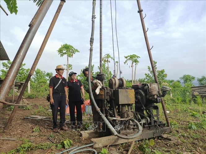 Hai vợ chồng miệt mài giúp đỡ những mảnh đời bất hạnh - Ảnh 4.