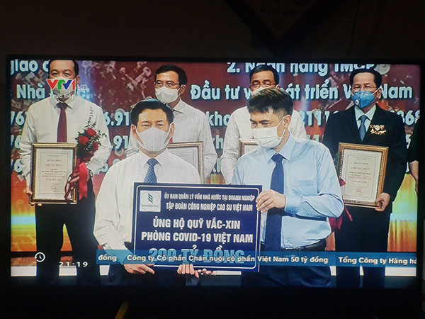 Tập đoàn Đoàn Công nghiệp Cao su Việt Nam  ủng hộ Quỹ Vaccine phòng chống Covid-19 200 tỷ đồng - Ảnh 1.