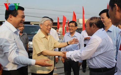 tong bi thu nguyen phu trong: huyen, xa khong nen y lai ben tren hinh 1