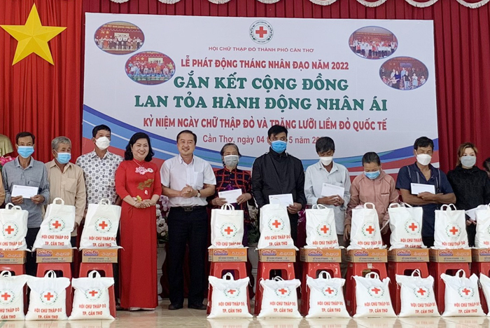 Cần Thơ: Phát động Tháng Nhân đạo năm 2022 đạt trên 1,6 tỷ đồng - Ảnh 2.