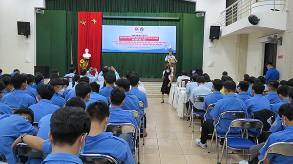 Bảo hiểm xã hội TPHCM phối hợp với Thành đoàn đưa chính sách BHXH, BHYT đến với thanh niên, sinh viên - Ảnh 2.